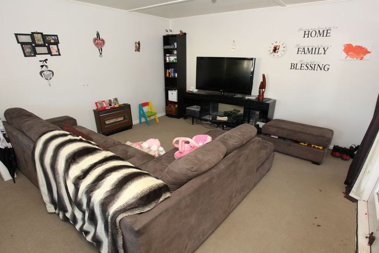 Photo of property in 4b Oak Avenue, Nawton, Hamilton, 3200