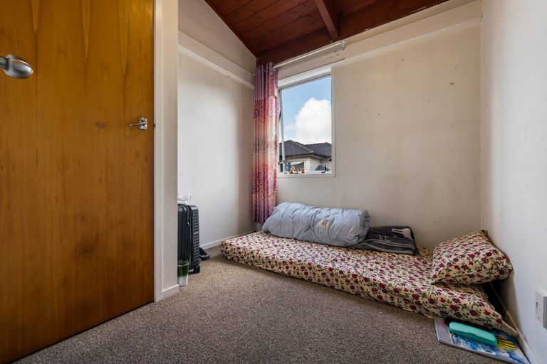 Photo of property in 1/255 Swanson Road, Henderson, Auckland, 0610