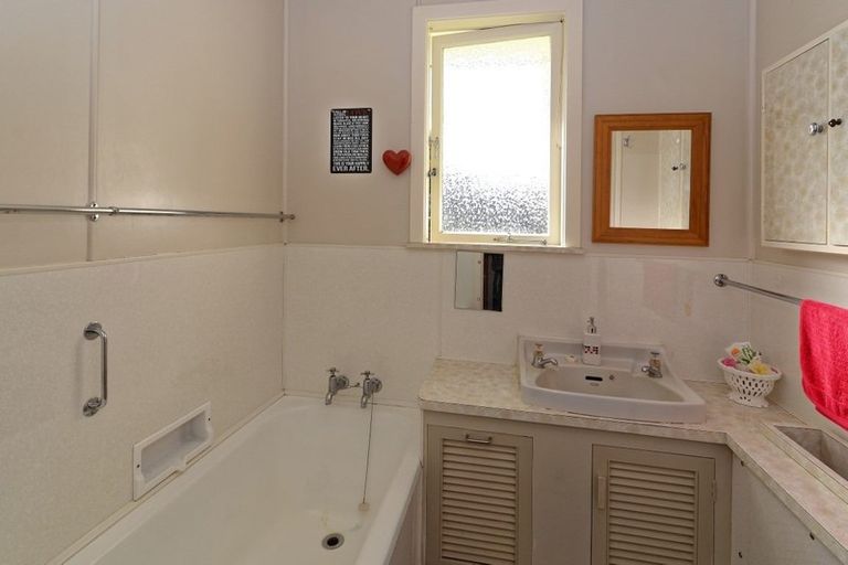 Photo of property in 10 Hampton Place, St Andrews, Hamilton, 3200