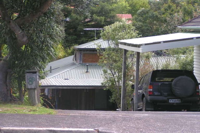 Photo of property in 2/8 Park Avenue, Northcote, Auckland, 0626