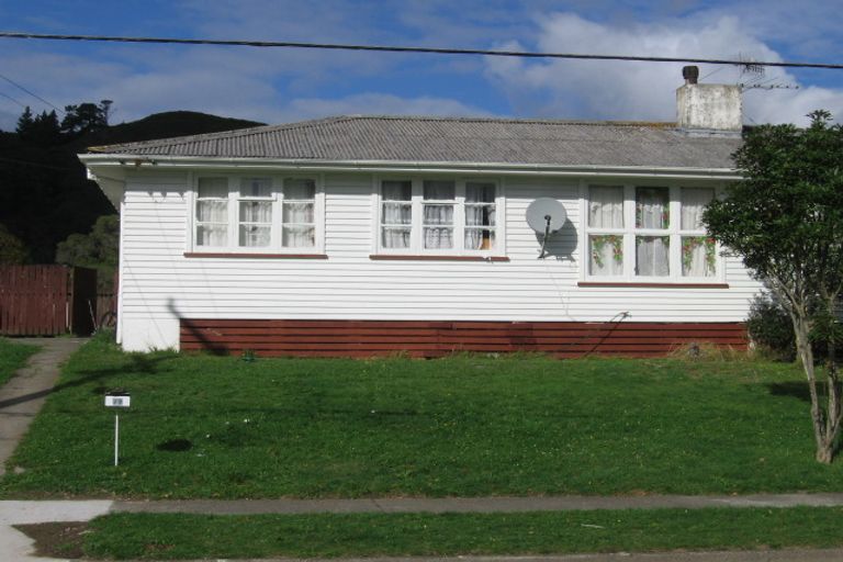 Photo of property in 79 Farmer Crescent, Taita, Lower Hutt, 5011