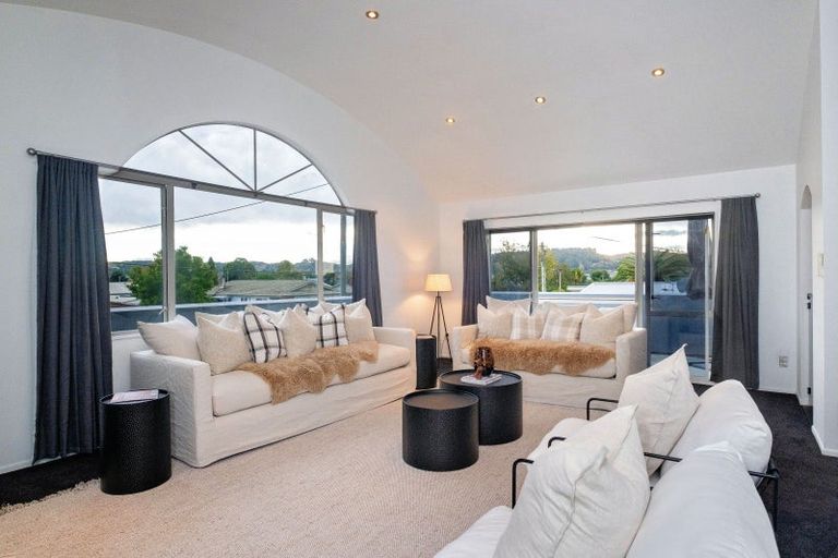 Photo of property in 9a Avenue Road, Greenmeadows, Napier, 4112