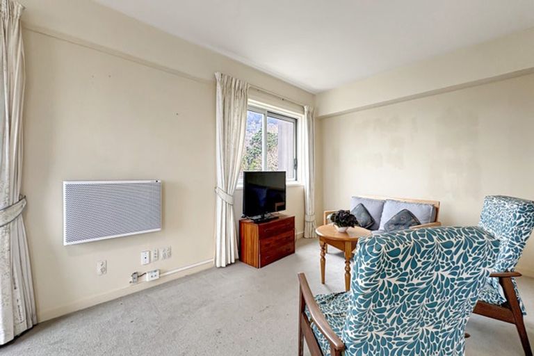 Photo of property in Mansfield Towers, 1 Grant Road, Thorndon, Wellington, 6011