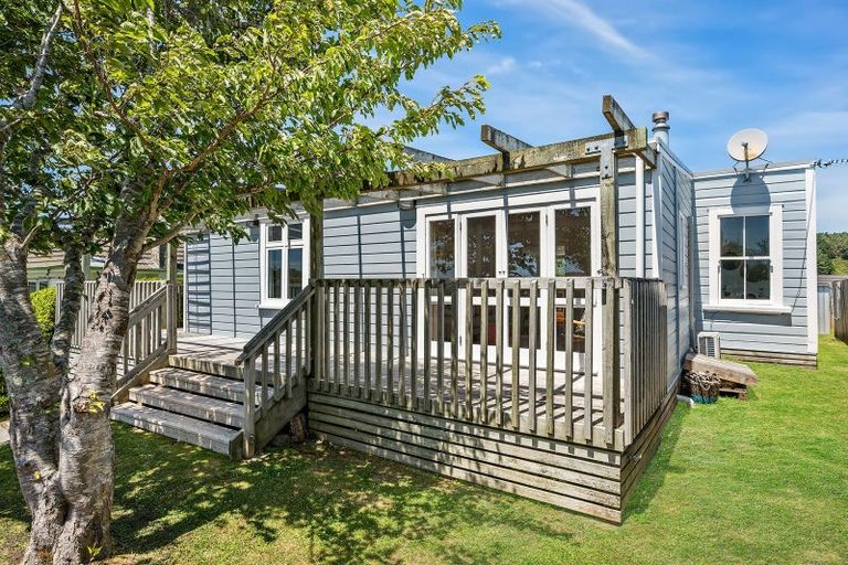 Photo of property in 9 Tarawera Road, Johnsonville, Wellington, 6037