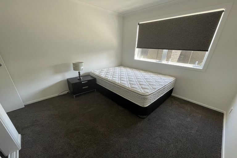 Photo of property in 5 Hollard Grove, Avalon, Lower Hutt, 5011