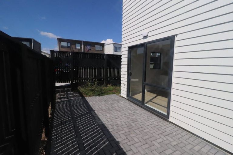 Photo of property in 34 Hobsonville Point Road, Hobsonville, Auckland, 0616