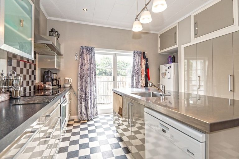 Photo of property in 108 Duchess Crescent, Mayfair, Hastings, 4122