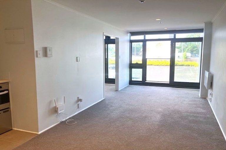 Photo of property in 16e/30 Westward Ho, Glen Eden, Auckland, 0602