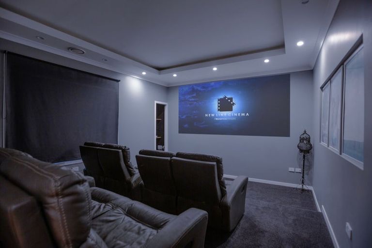 Photo of property in 32 Pacific View, Whitby, Porirua, 5024