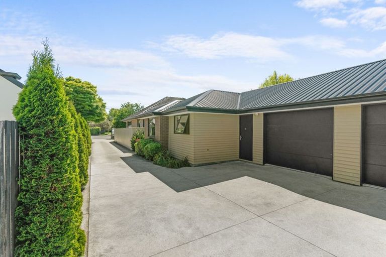 Photo of property in 1/137 Maidstone Road, Ilam, Christchurch, 8041