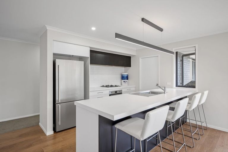 Photo of property in 12 Porokaiwhiri Avenue, Helensville, 0800