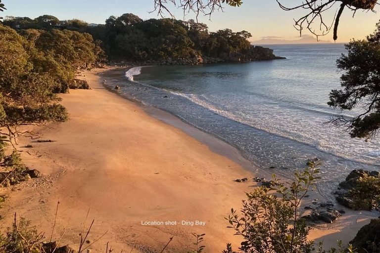 Photo of property in 3 Starlight Place, Langs Beach, 0582