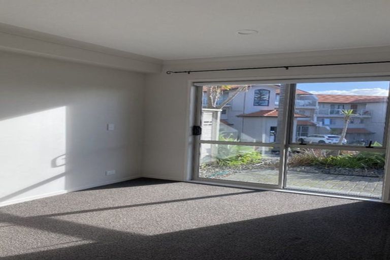 Photo of property in Santa Rosa, 2/340 Gulf Harbour Drive, Gulf Harbour, Whangaparaoa, 0930