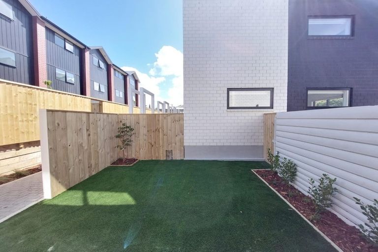 Photo of property in 3/14 Wilsher Crescent, Henderson, Auckland, 0612