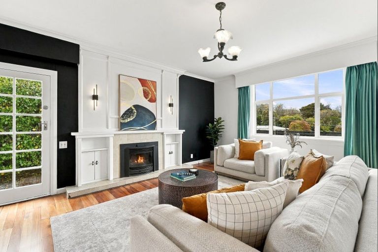 Photo of property in 3 Dickson Crescent, Saint Johns Hill, Whanganui, 4500