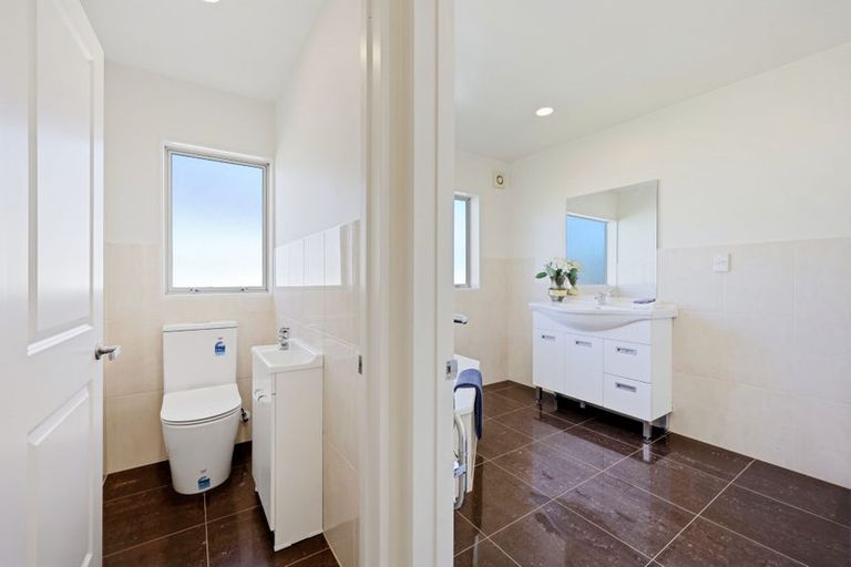 Photo of property in 74a Priestley Drive, Bucklands Beach, Auckland, 2014