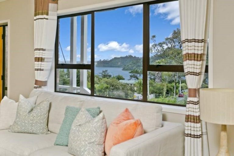 Photo of property in 1/207 Manuka Road, Bayview, Auckland, 0629