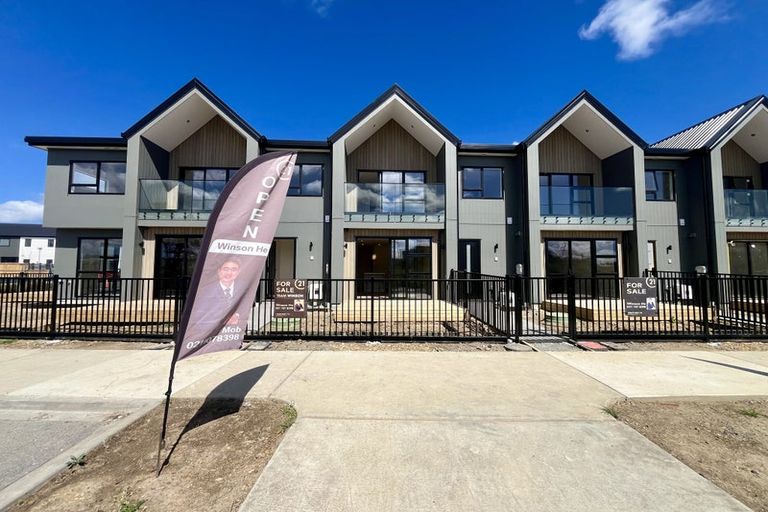 Photo of property in 128 Vintry Drive, Kumeu, 0810