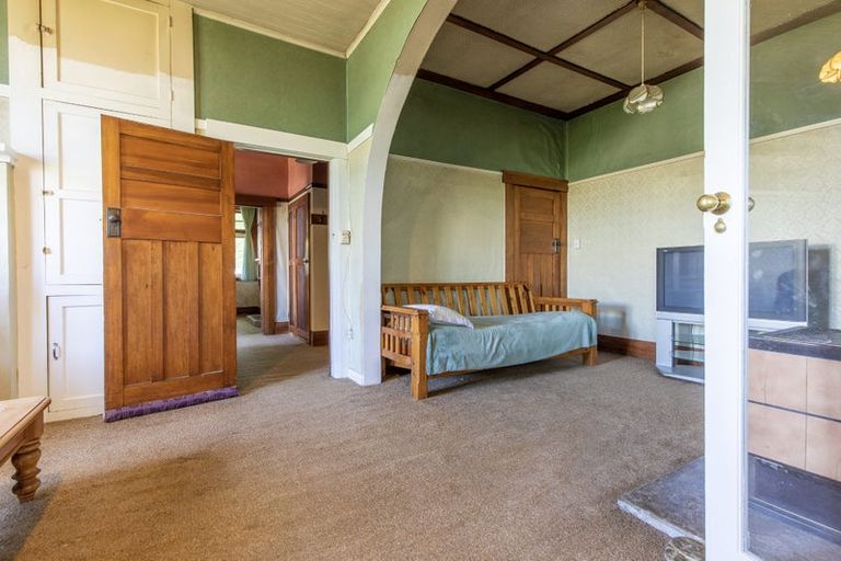 Photo of property in 1 Windsor Street, Dannevirke, 4930