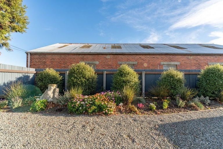 Photo of property in 100 High Street, Waimate, 7924