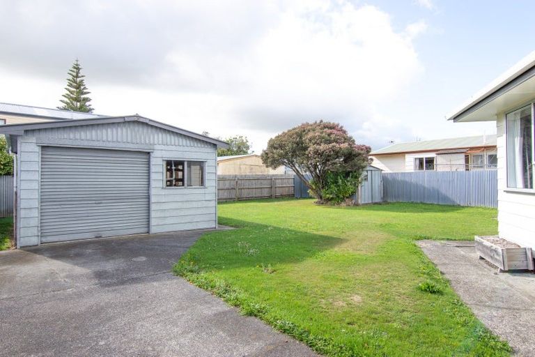 Photo of property in 19 Bendigo Street, Cloverlea, Palmerston North, 4412