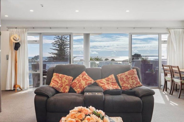 Photo of property in 1086 Papamoa Beach Road, Papamoa Beach, Papamoa, 3118