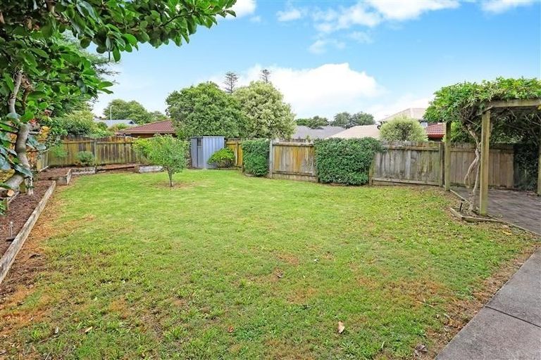 Photo of property in 2/5 Fieldstone Court, Northpark, Auckland, 2013