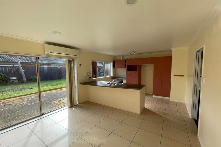 Photo of property in 43 Sandwick Drive, Weymouth, Auckland, 2103