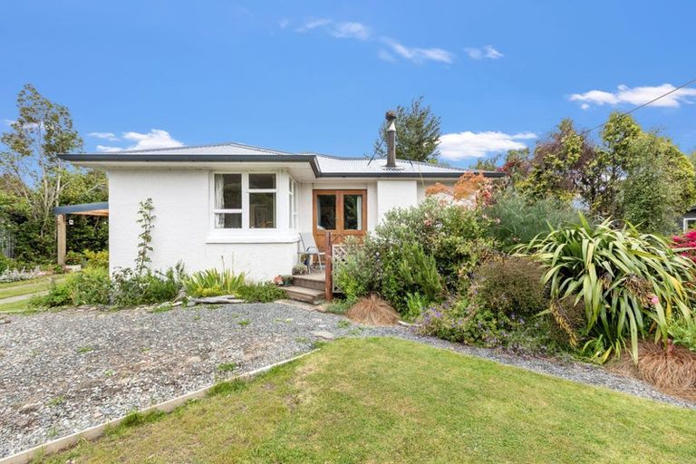 Photo of property in 38 Farm Street, Lumsden, 9730