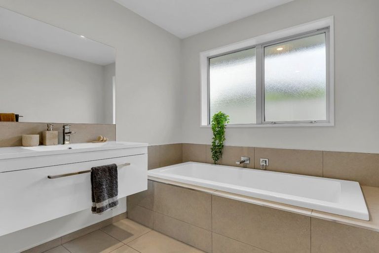 Photo of property in 9 Ronaldson Lane, Wigram, Christchurch, 8042