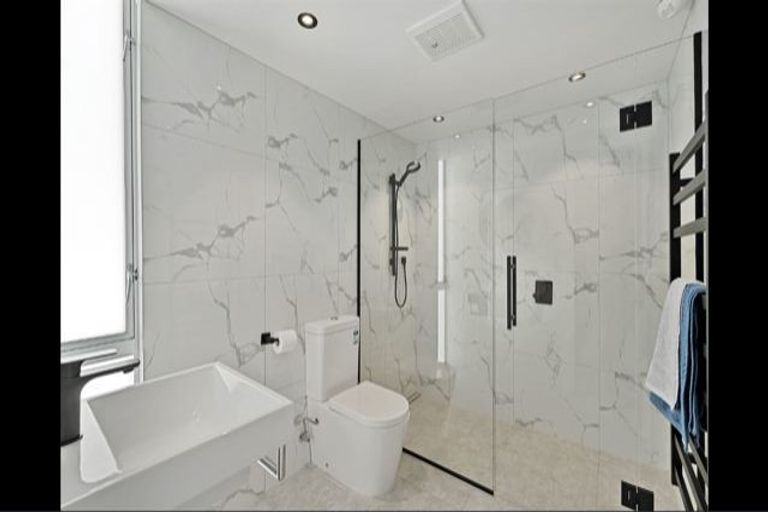 Photo of property in 8 Saint Barnabas Lane, Fendalton, Christchurch, 8052