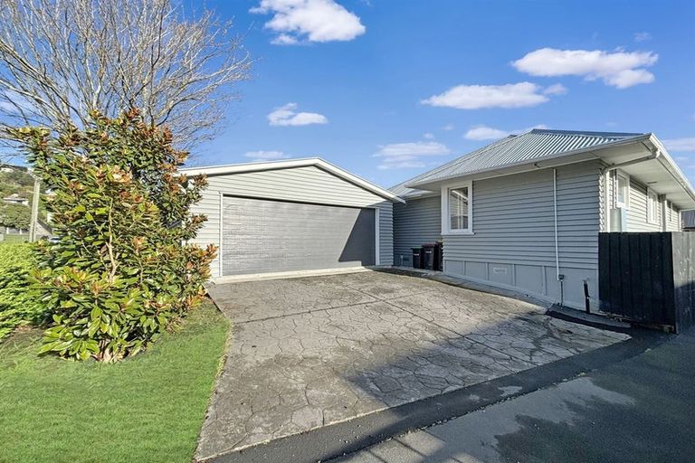 Photo of property in 2/7 Leonard Place, Saint Martins, Christchurch, 8022