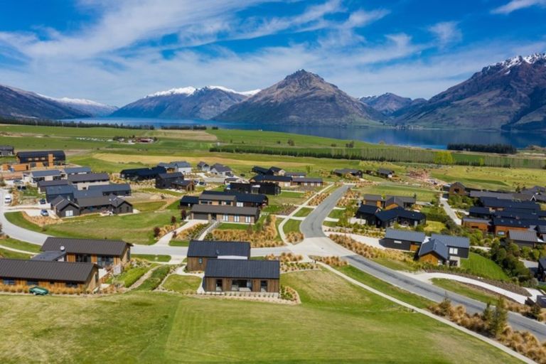 Photo of property in 35 Jacks Point Rise, Jacks Point, Queenstown, 9371
