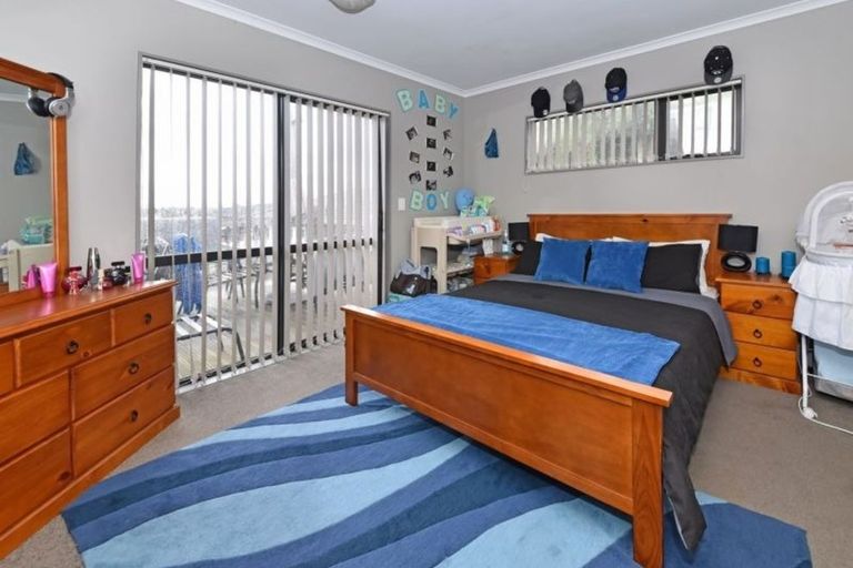 Photo of property in 158 Keri Vista Rise, Papakura, 2110