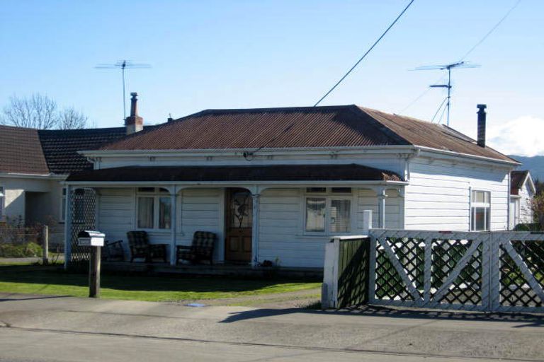 Photo of property in 202 High Street South, Carterton, 5713