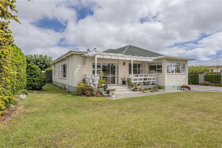 Photo of property in 35 York Street, Levin, 5510