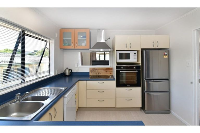 Photo of property in 360a Whangaparaoa Road, Stanmore Bay, Whangaparaoa, 0932