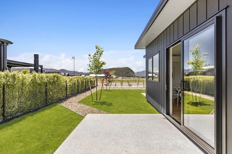 Photo of property in 26 Deans Drive, Wanaka, 9382