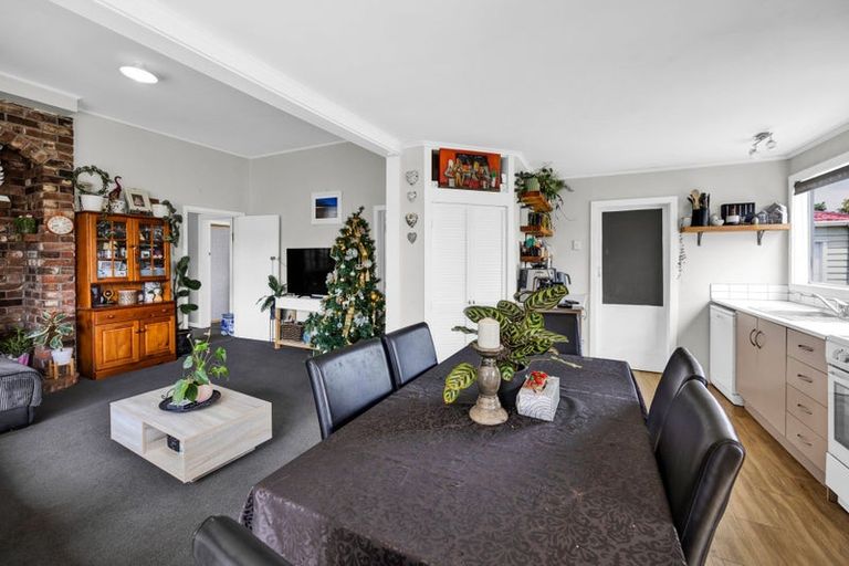 Photo of property in 22 Mahoe Street, Inglewood, 4330