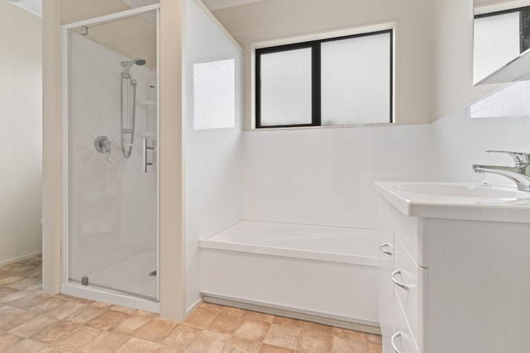 Photo of property in 15 Lowes Place, Solway, Masterton, 5810