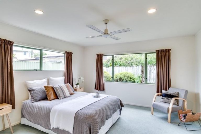 Photo of property in 8a Surrey Street, Taradale, Napier, 4112