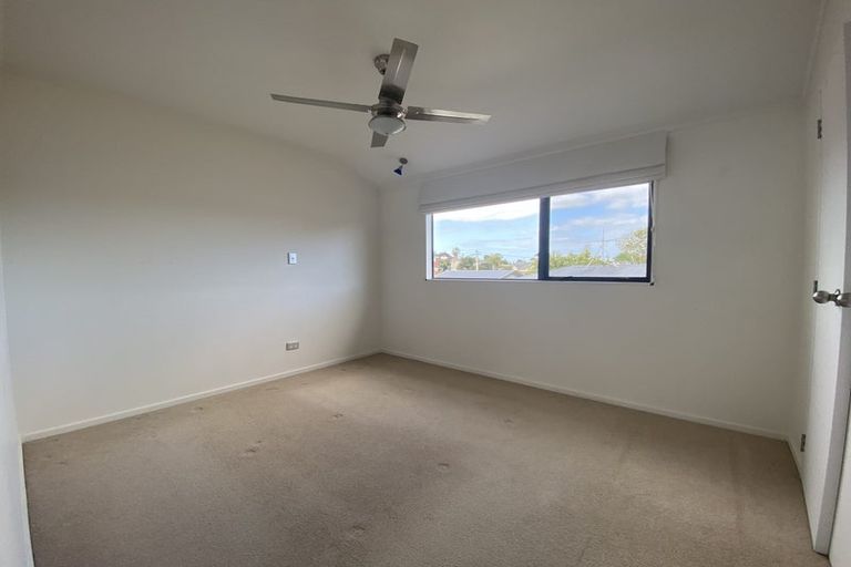 Photo of property in 2/90 Nile Road, Milford, Auckland, 0620