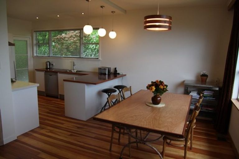 Photo of property in 27 Tio Tio Road, Miramar, Wellington, 6022