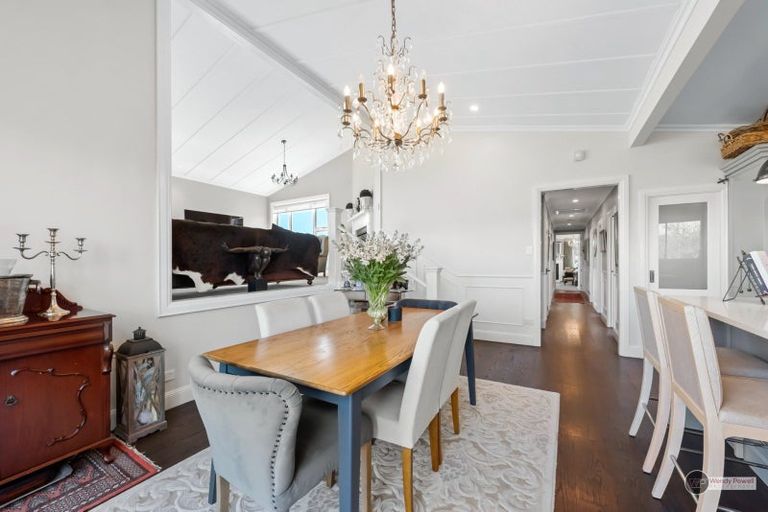 Photo of property in 10 Chestnut Grove, Maungaraki, Lower Hutt, 5010