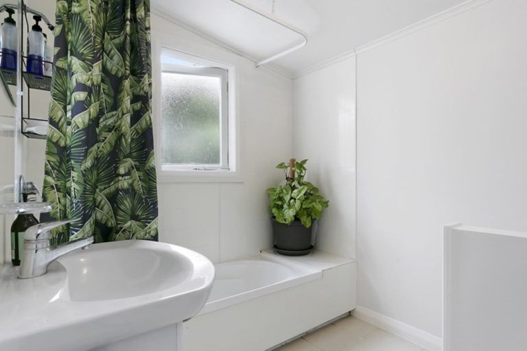 Photo of property in 92 Williams Street, Cambridge, 3434