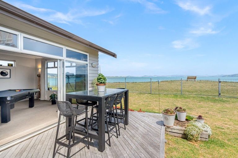 Photo of property in 36 Karoro Road, One Tree Point, 0118