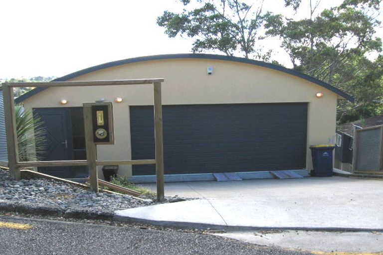 Photo of property in 3/21 Howard Road, Northcote, Auckland, 0627