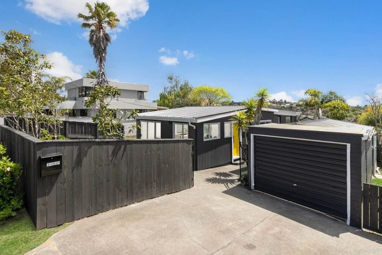 Photo of property in 1/111 Arran Road, Browns Bay, Auckland, 0630