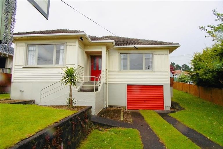 Photo of property in 292 Huatoki Street, Upper Vogeltown, New Plymouth, 4310