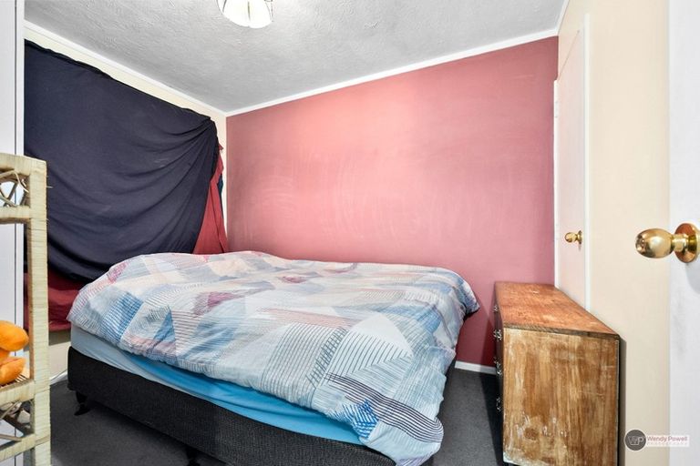 Photo of property in 1/5 Kowhai Street, Naenae, Lower Hutt, 5011